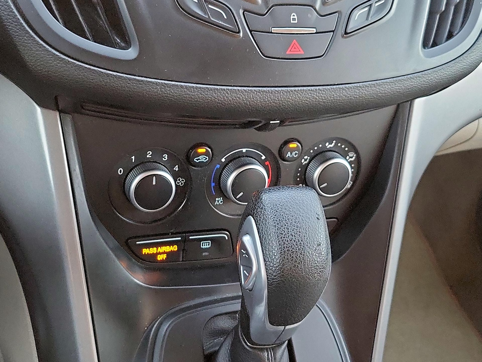 2015 Ford Escape SE - Photo 17
