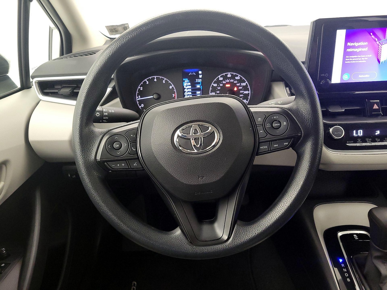 2023 Toyota Corolla LE - Photo 11