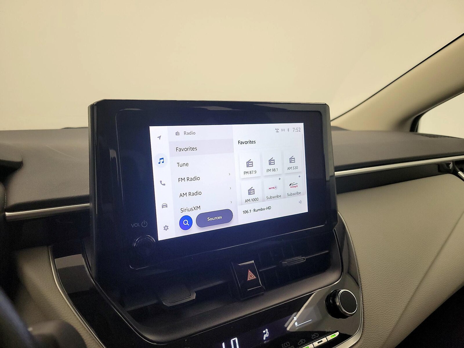 2023 Toyota Corolla LE - Photo 16