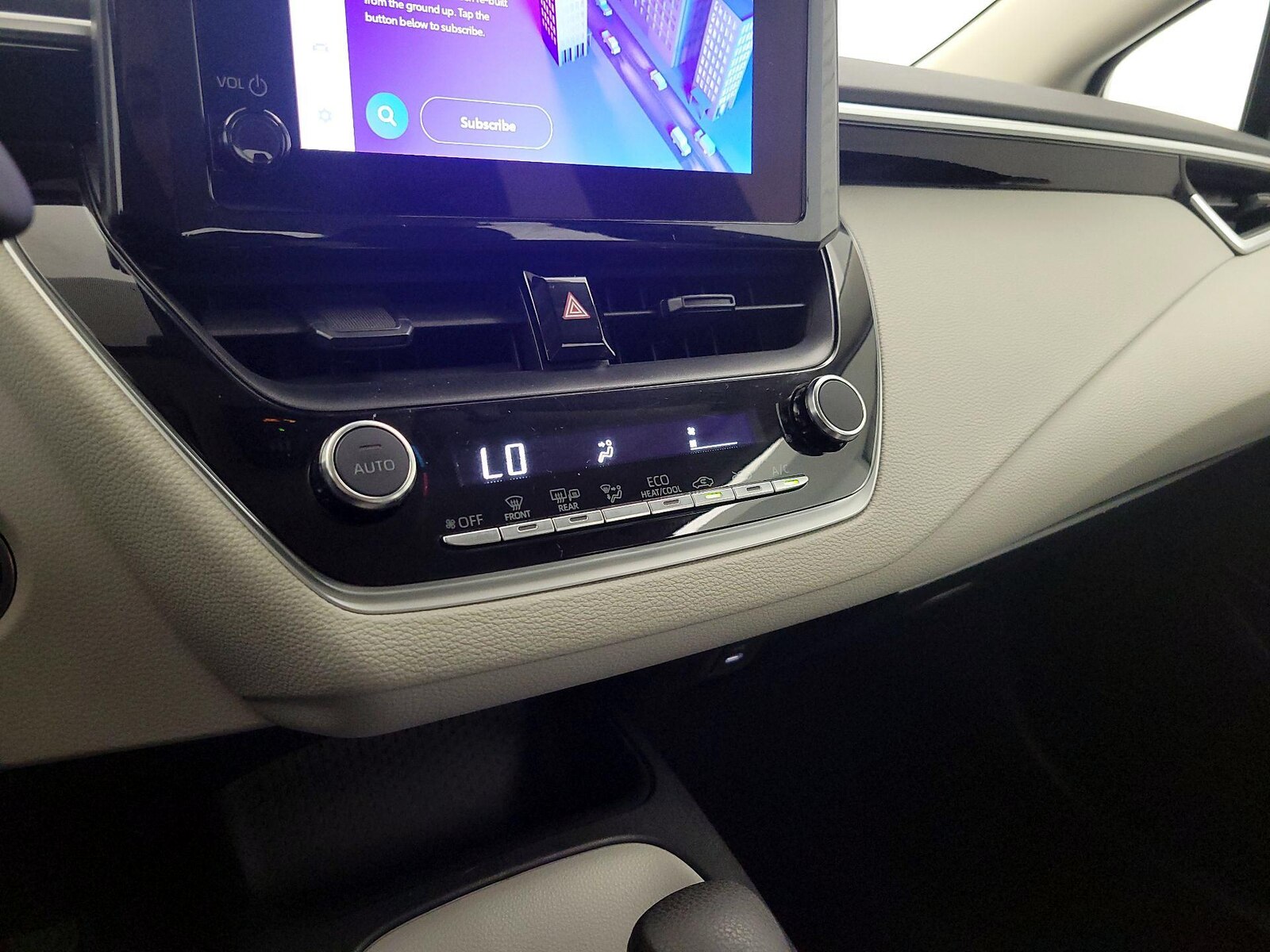 2023 Toyota Corolla LE - Photo 17