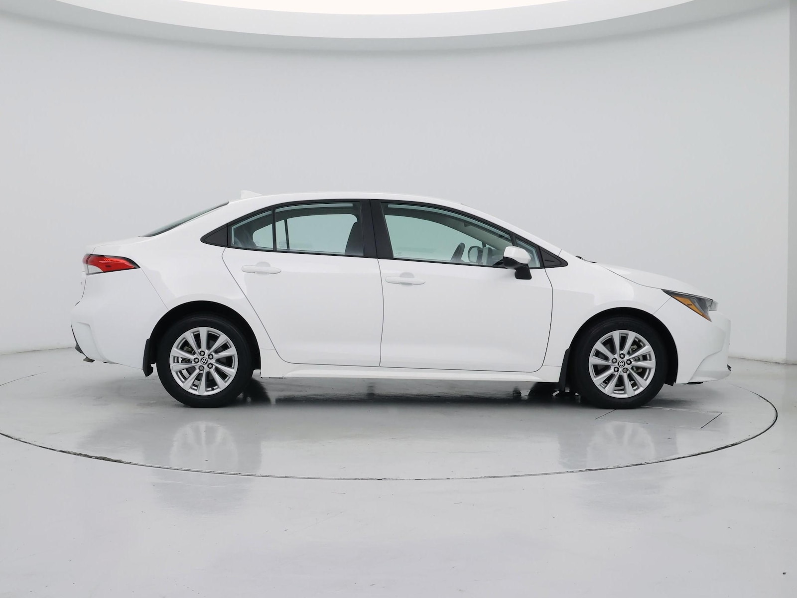 2023 Toyota Corolla LE - Photo 8