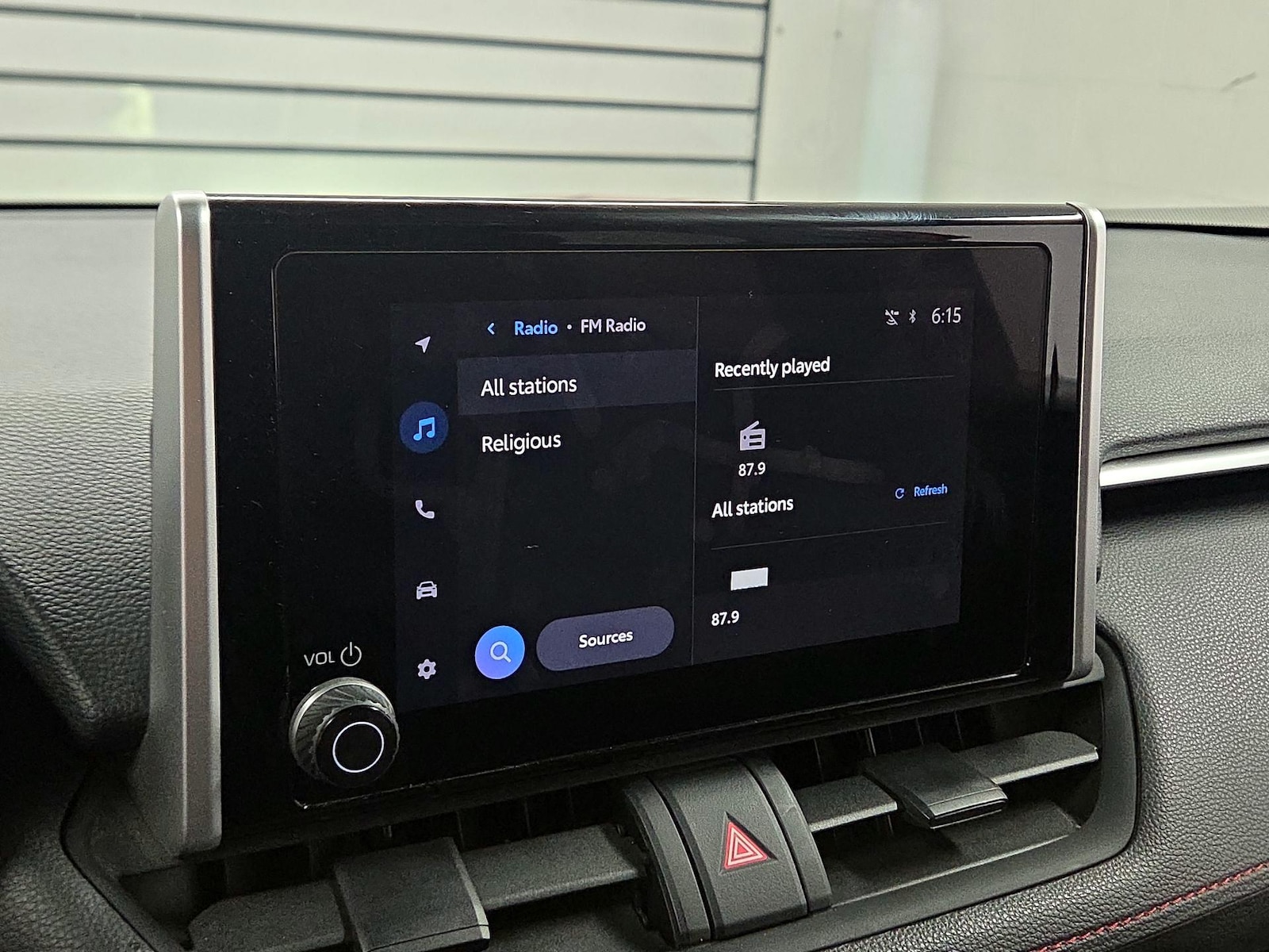 2024 Toyota RAV4 SE - Photo 16