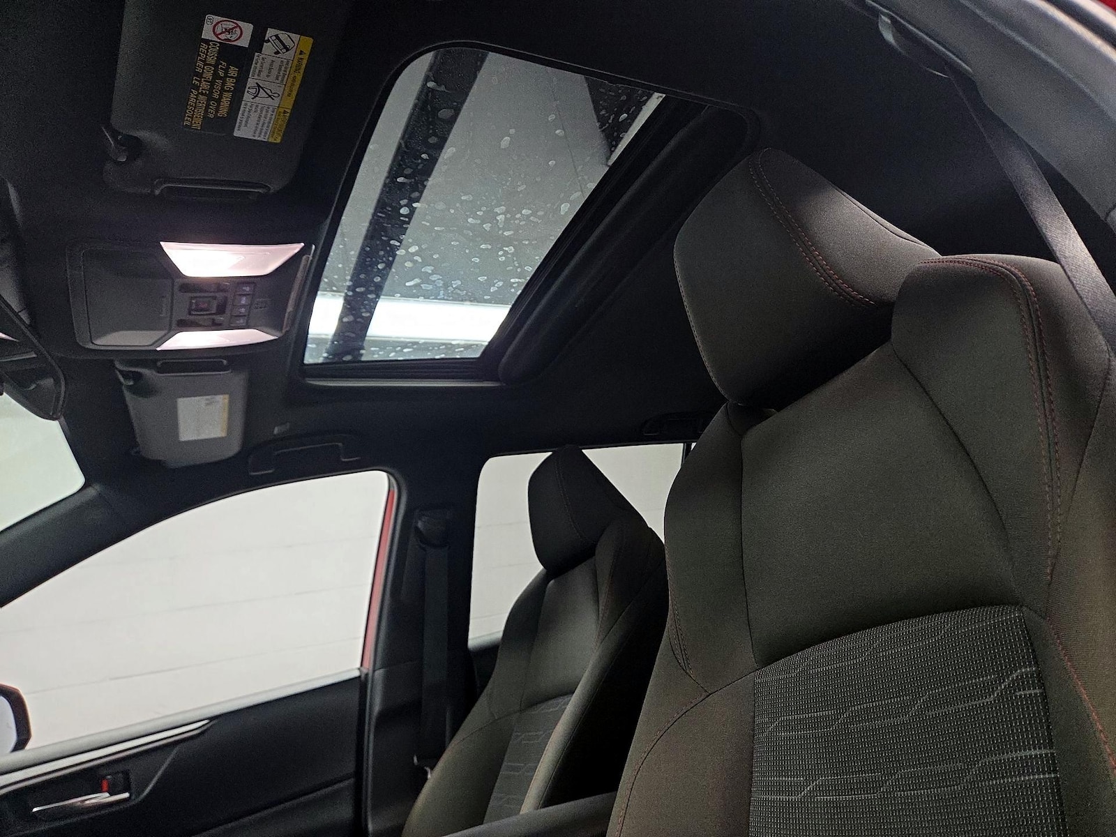 2024 Toyota RAV4 SE - Photo 20