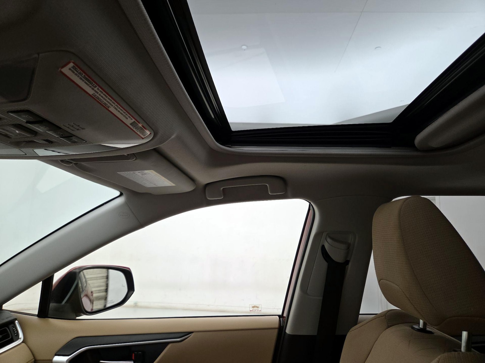 Sunroof(s) & Overhead Airbags