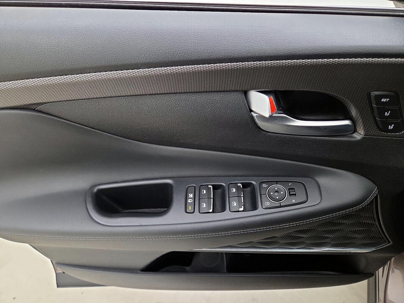 2020 Hyundai Santa Fe Limited - Photo 13