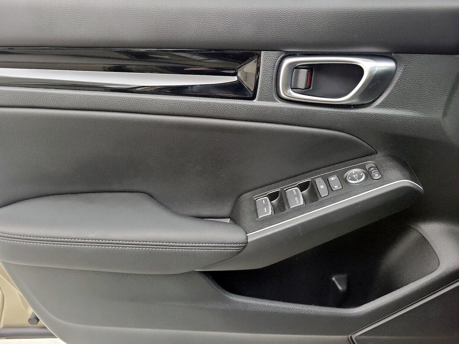 2026 Honda Civic Hatchback Sport Touring - Photo 13