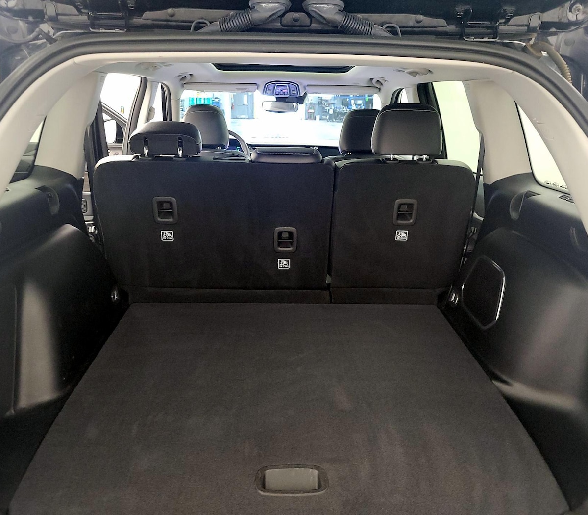 Trunk/Cargo (Seats Up)