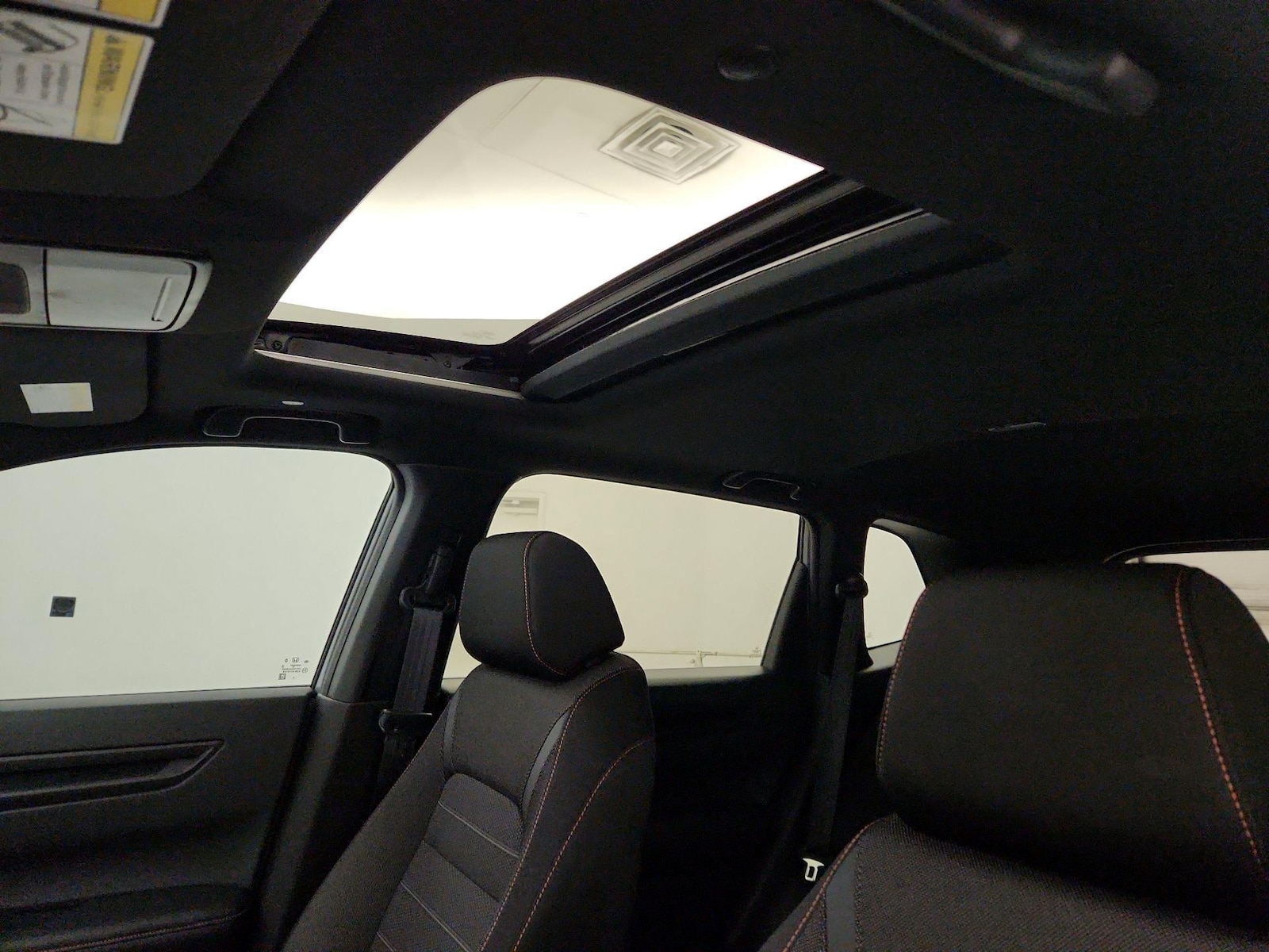 Sunroof(s) & Overhead Airbags