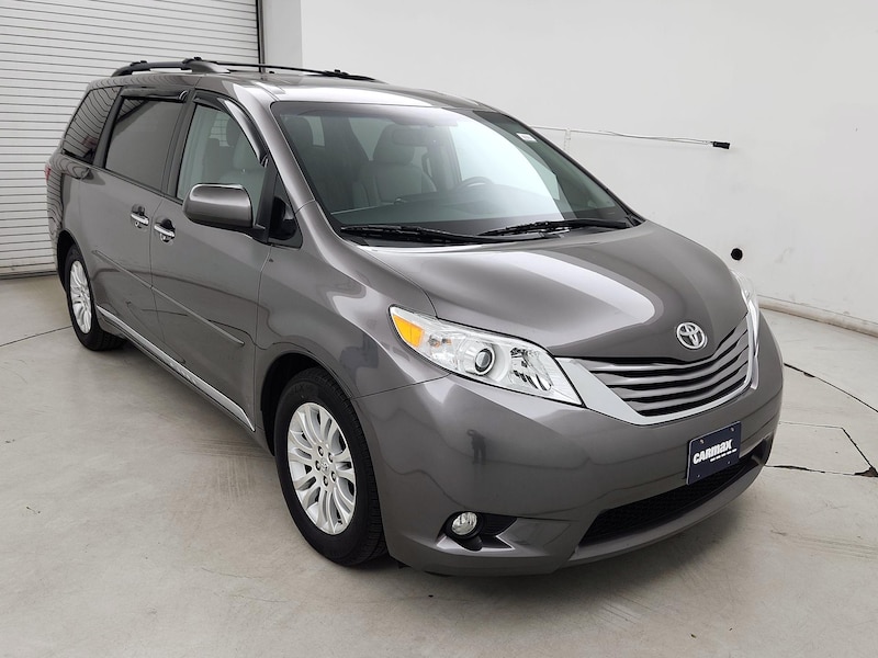 2017 Toyota Sienna XLE
