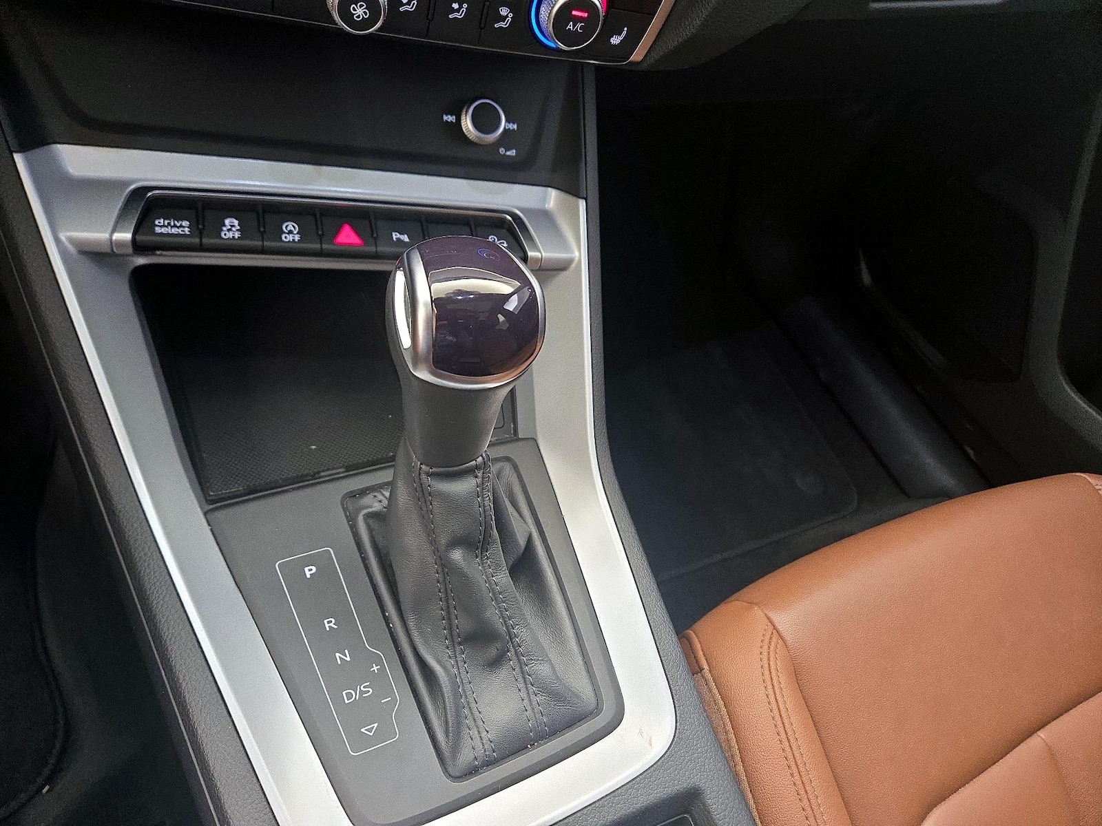 2022 Audi Q3 S Line Premium - Photo 18