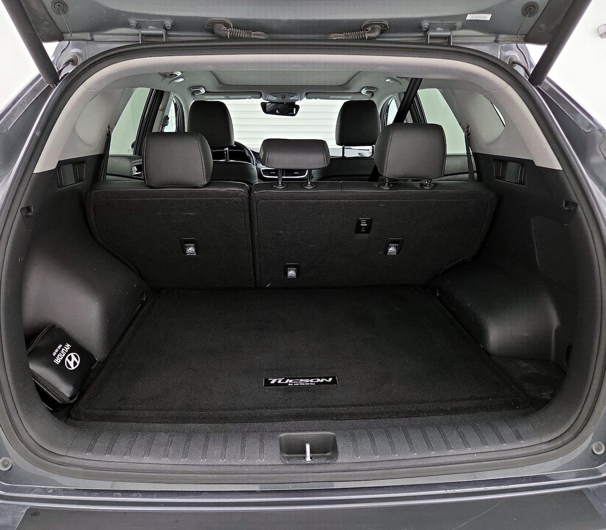 Trunk/Cargo (Seats Up)