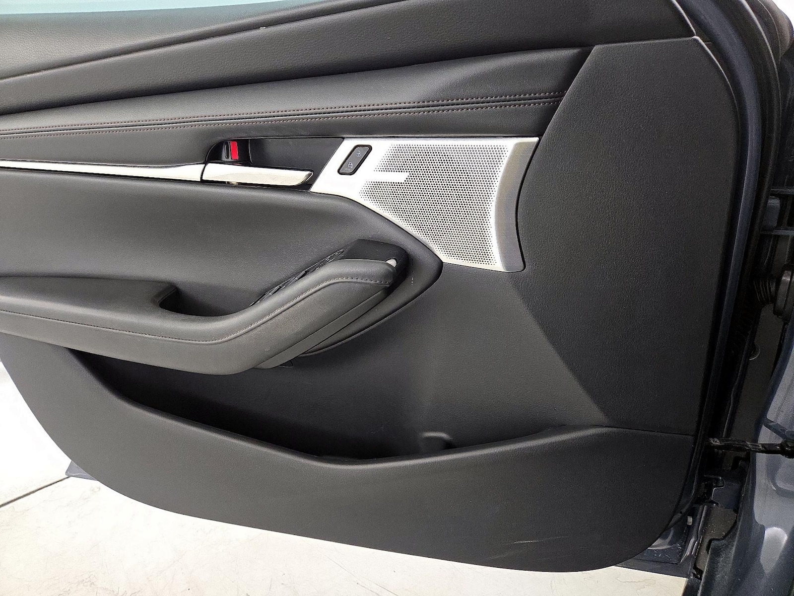 2022 Mazda Mazda3 Premium - Photo 13