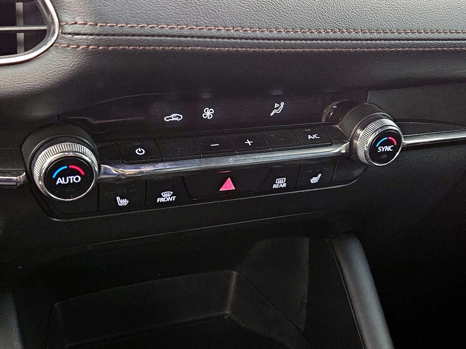 2022 Mazda Mazda3 Premium - Photo 17