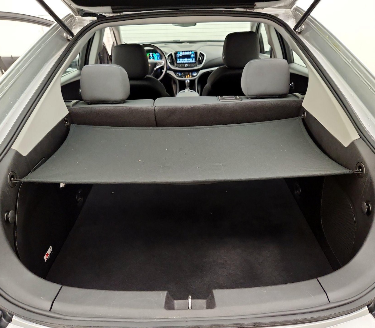 Trunk/Cargo (Seats Up)