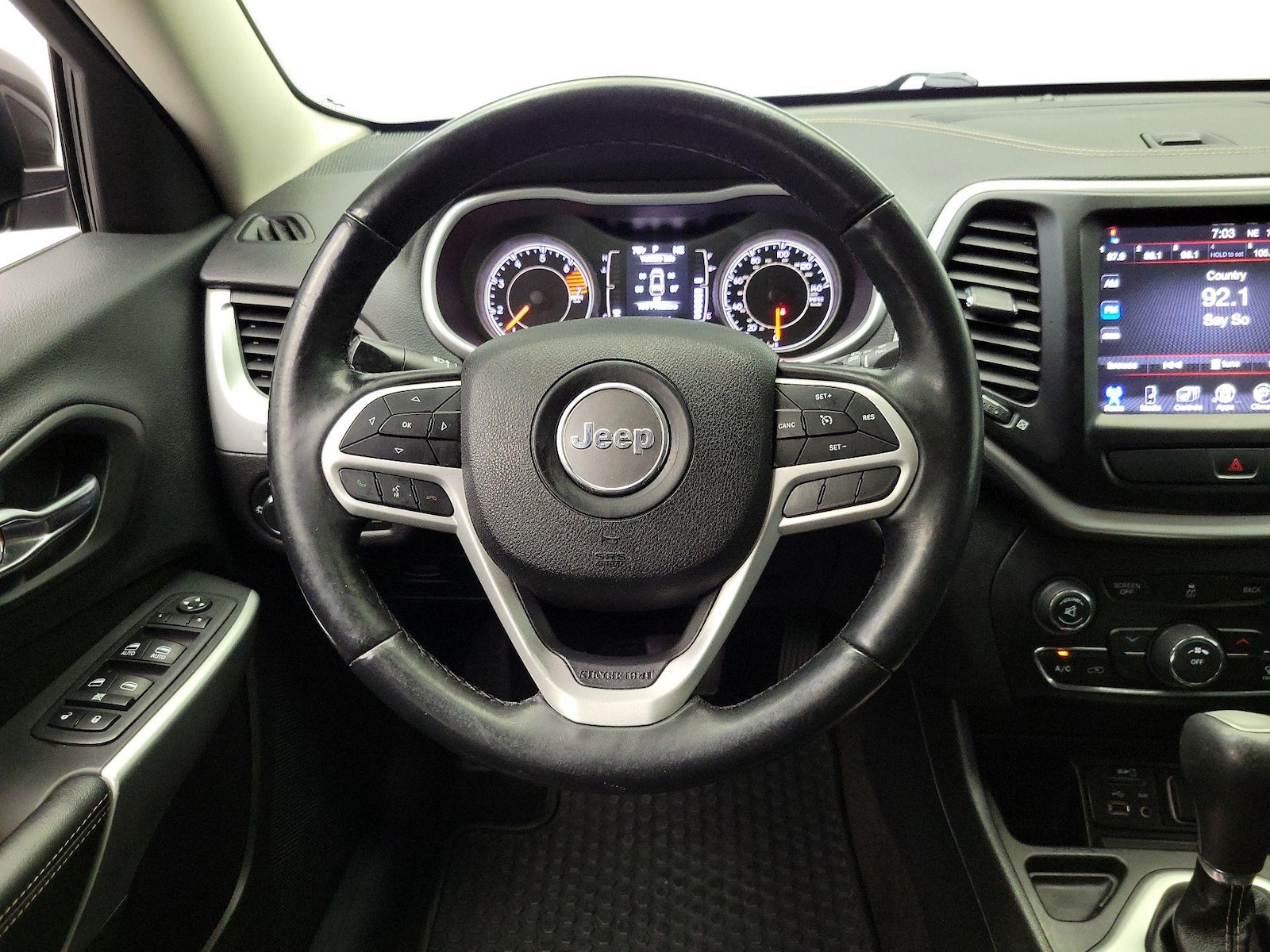 2018 Jeep Cherokee Latitude Plus - Photo 11
