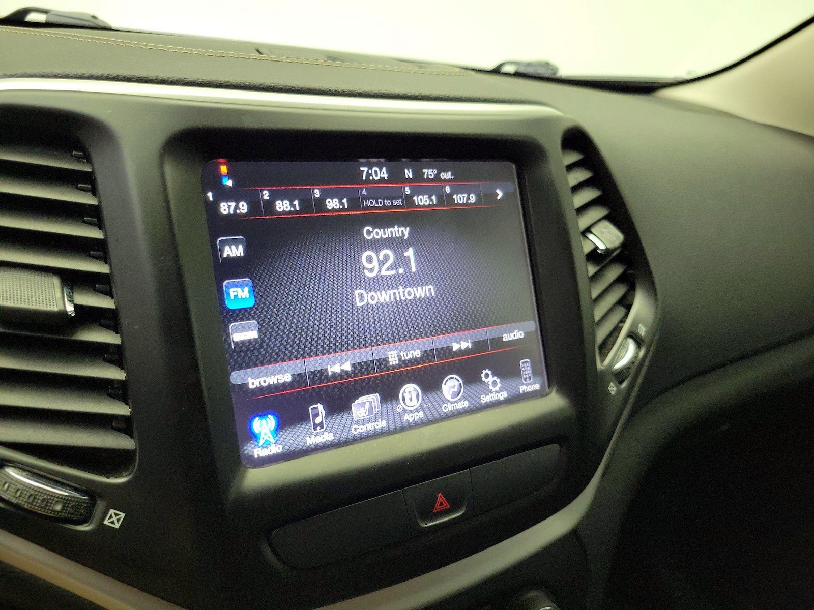 2018 Jeep Cherokee Latitude Plus - Photo 16