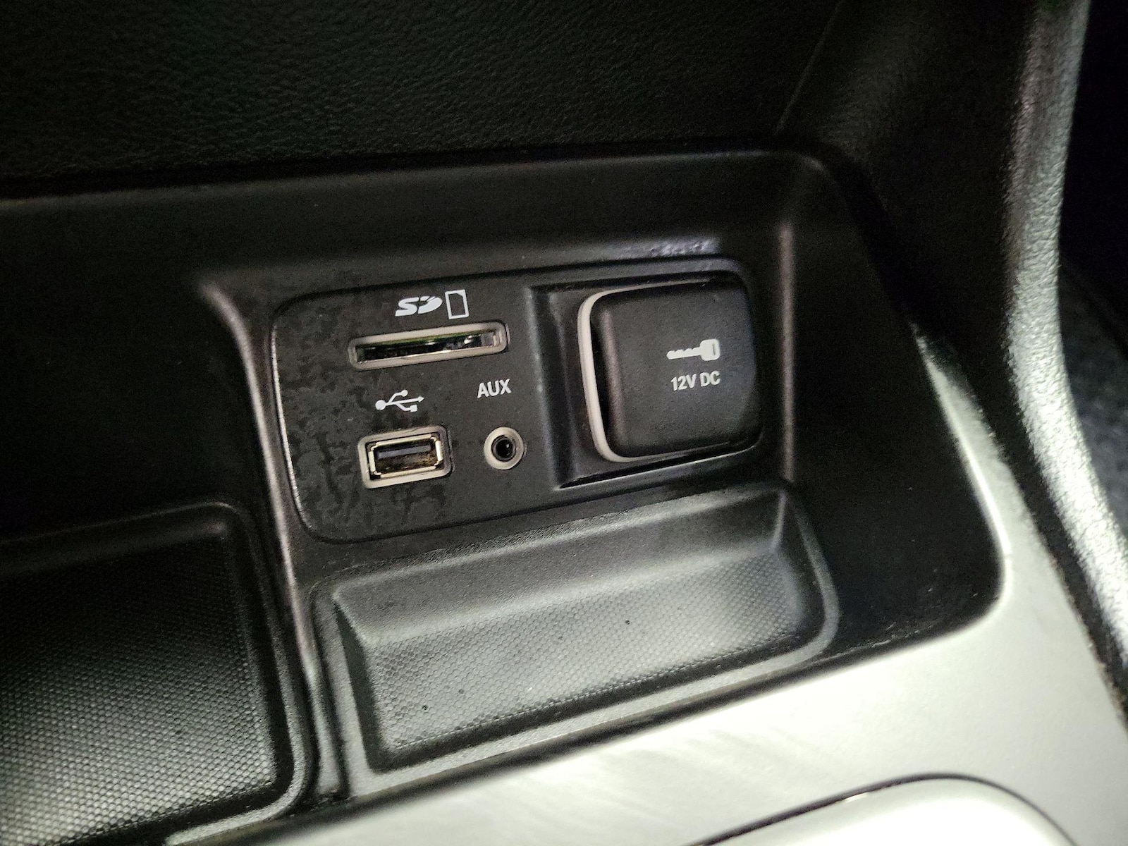 2018 Jeep Cherokee Latitude Plus - Photo 19