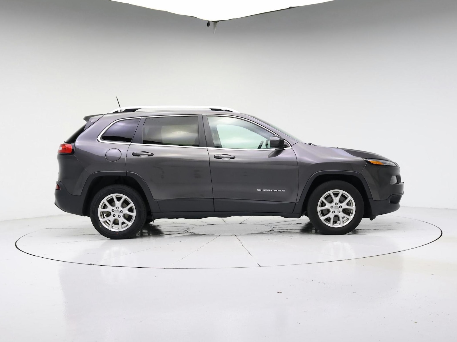 2018 Jeep Cherokee Latitude Plus - Photo 8