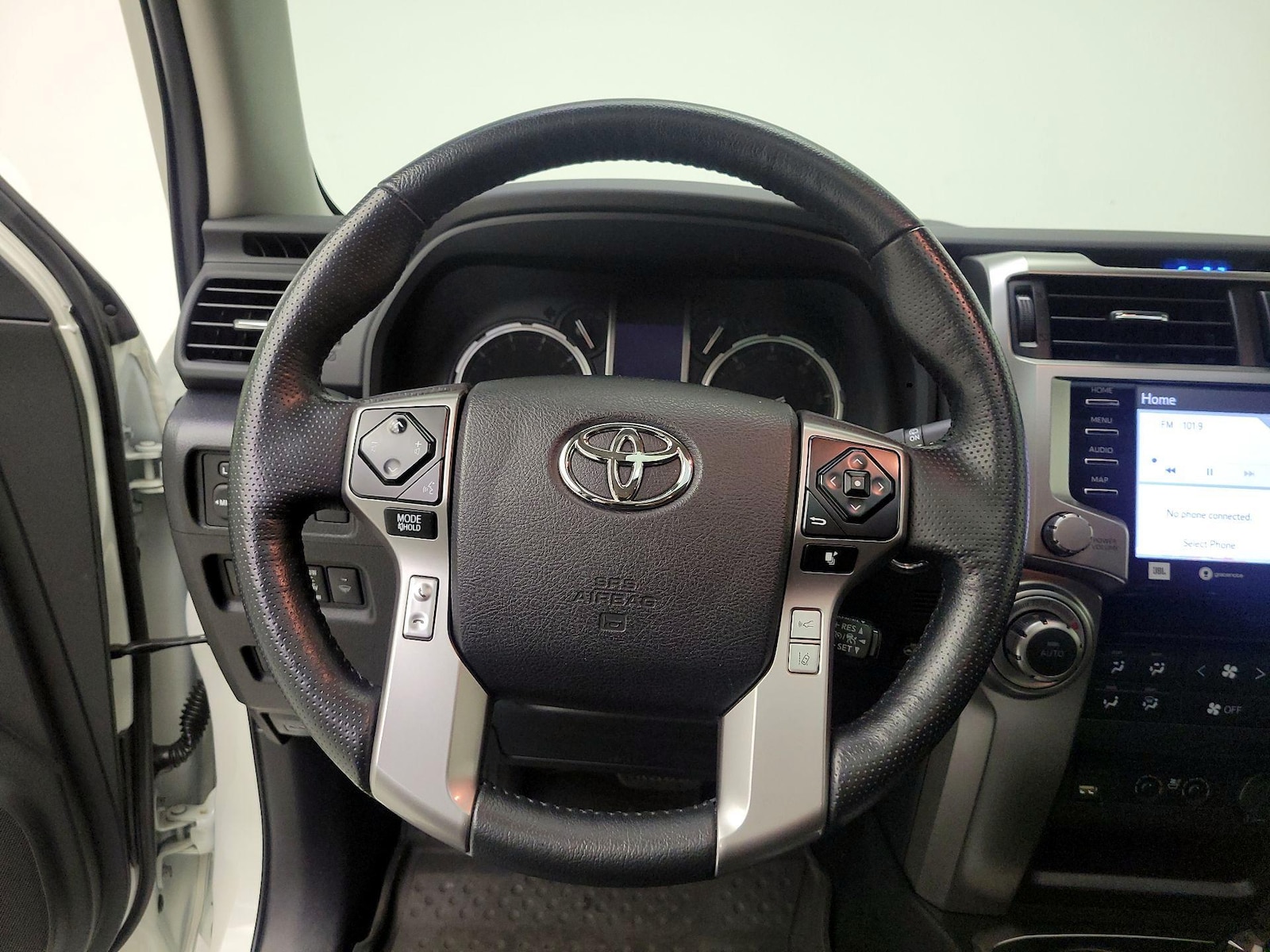2023 Toyota 4Runner Limited - Photo 11