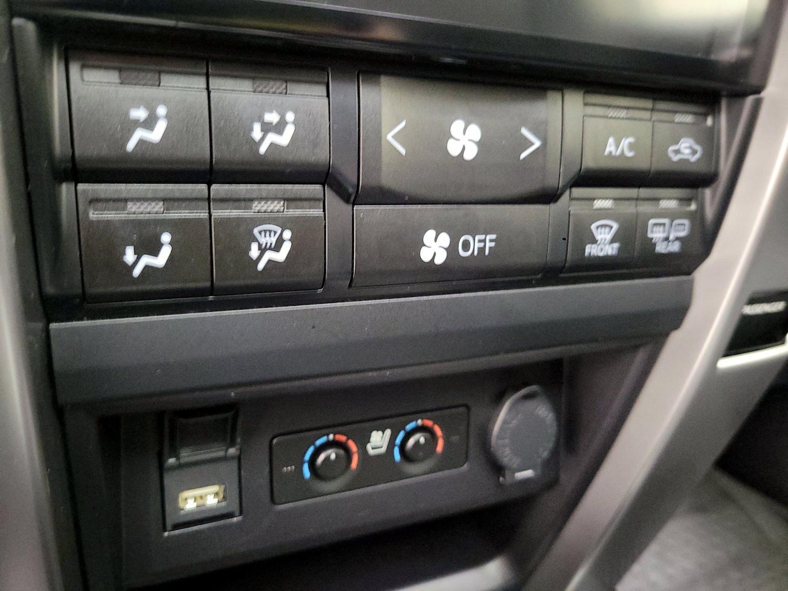 2023 Toyota 4Runner Limited - Photo 18