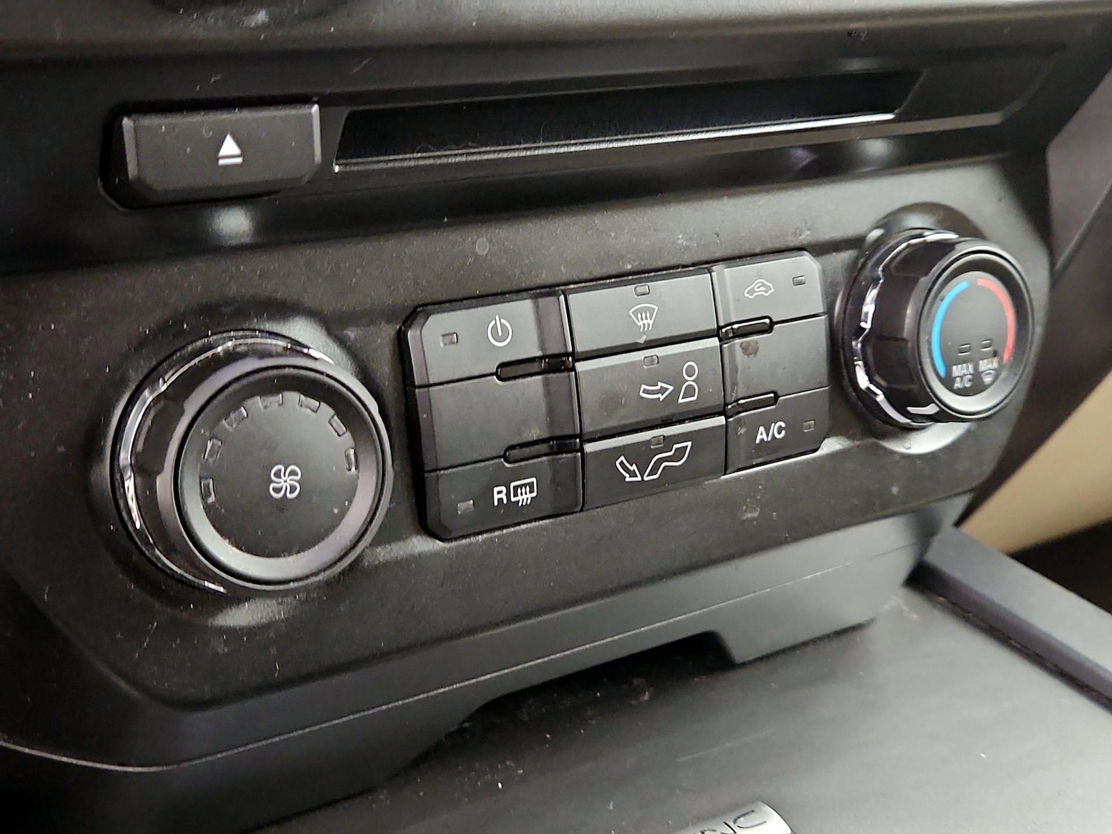2016 Ford F-150 XLT - Photo 17