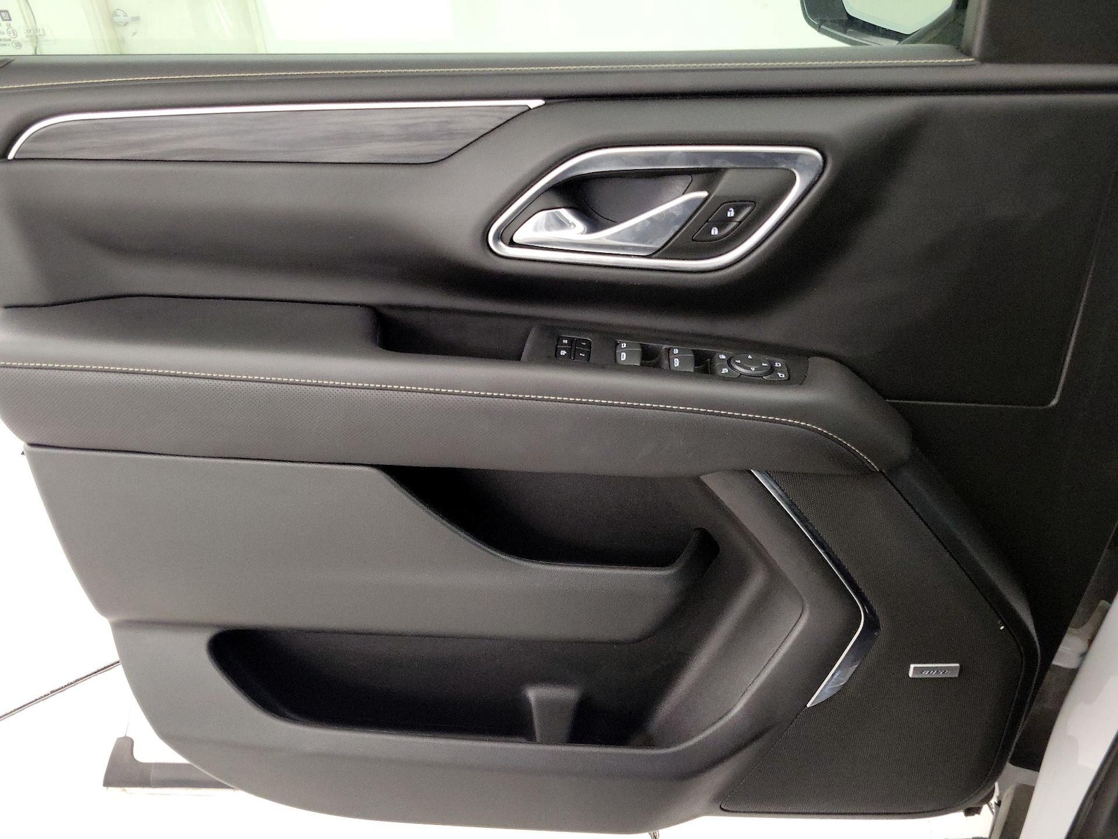 2023 GMC Yukon SLT - Photo 13