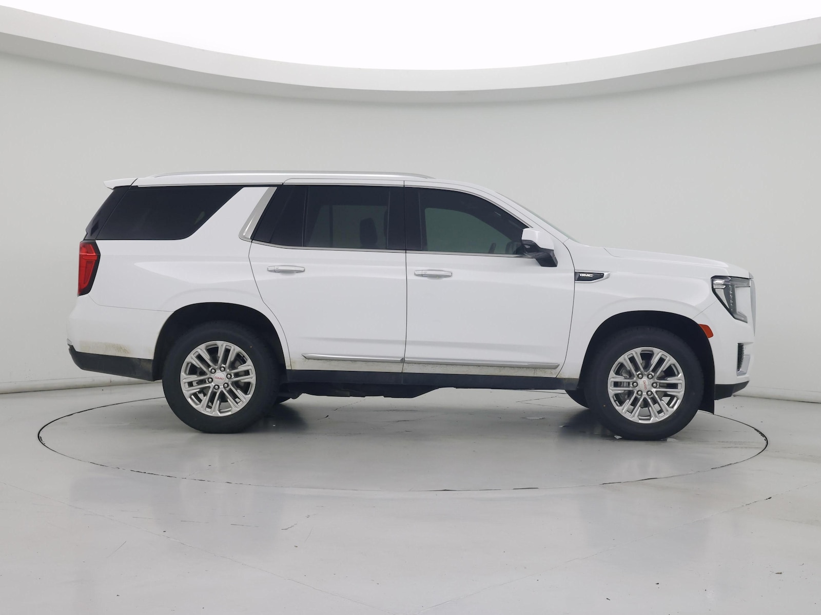 2023 GMC Yukon SLT - Photo 8