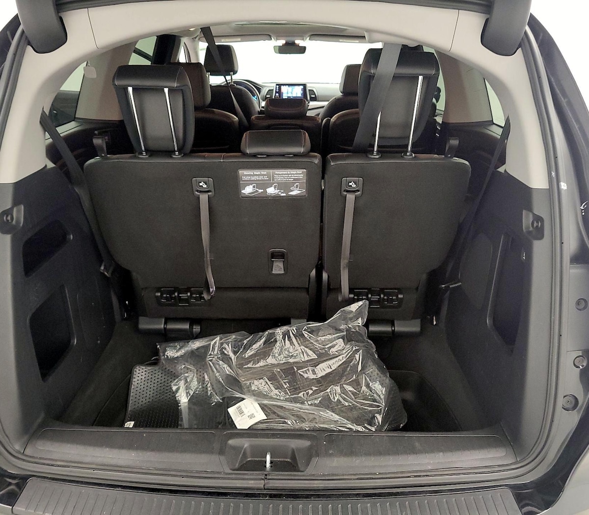 Trunk/Cargo (Seats Up)