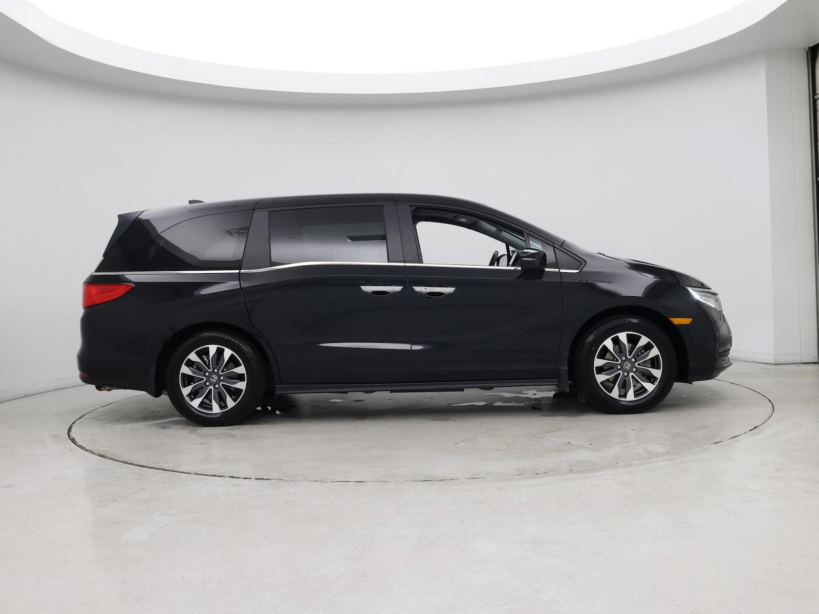 2024 Honda Odyssey EX-L - Photo 8
