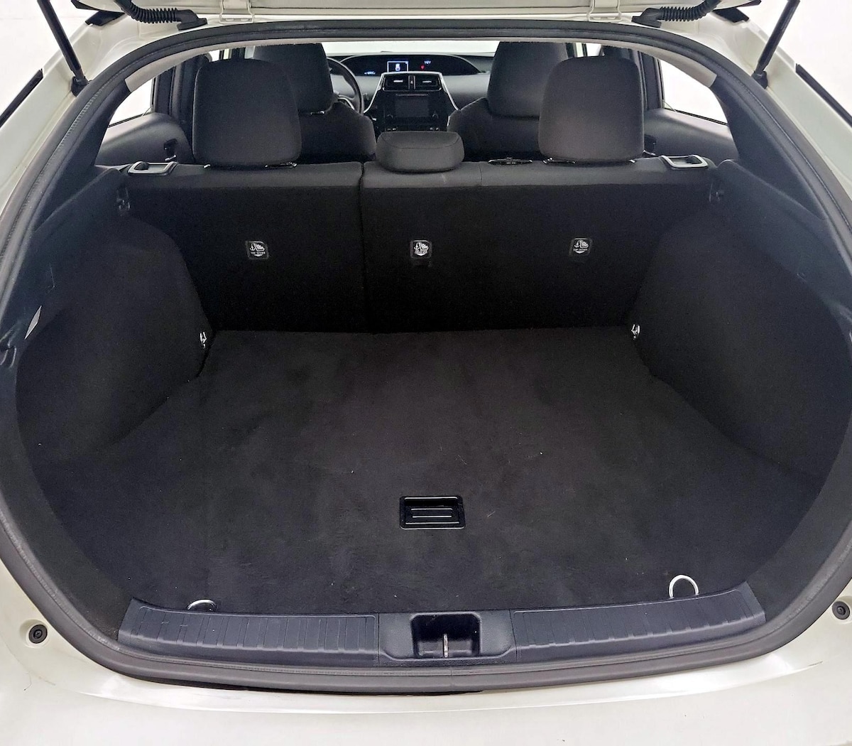 Trunk/Cargo (Seats Up)