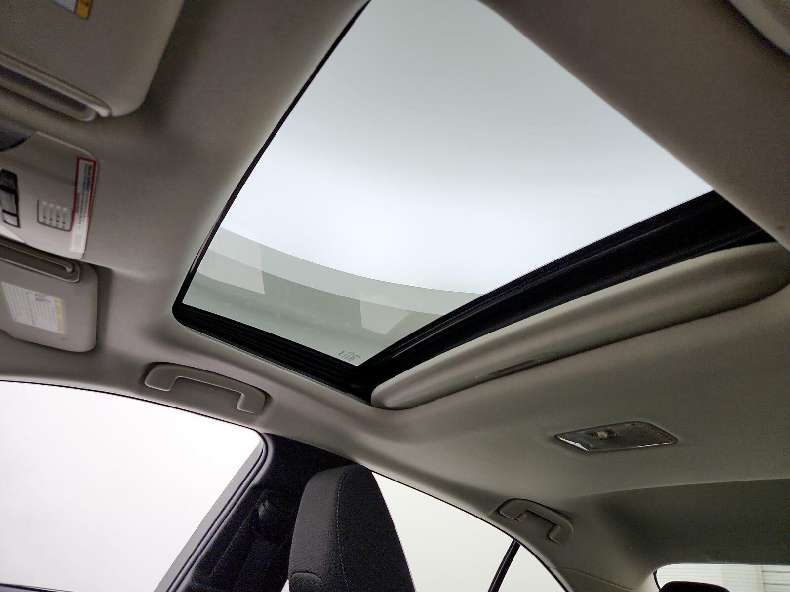 Sunroof(s) & Overhead Airbags