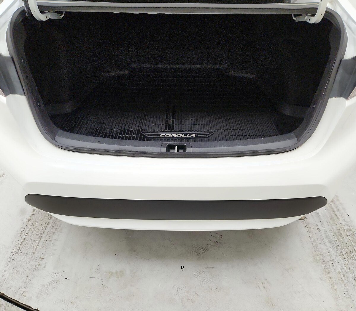 Trunk/Cargo (Seats Up)