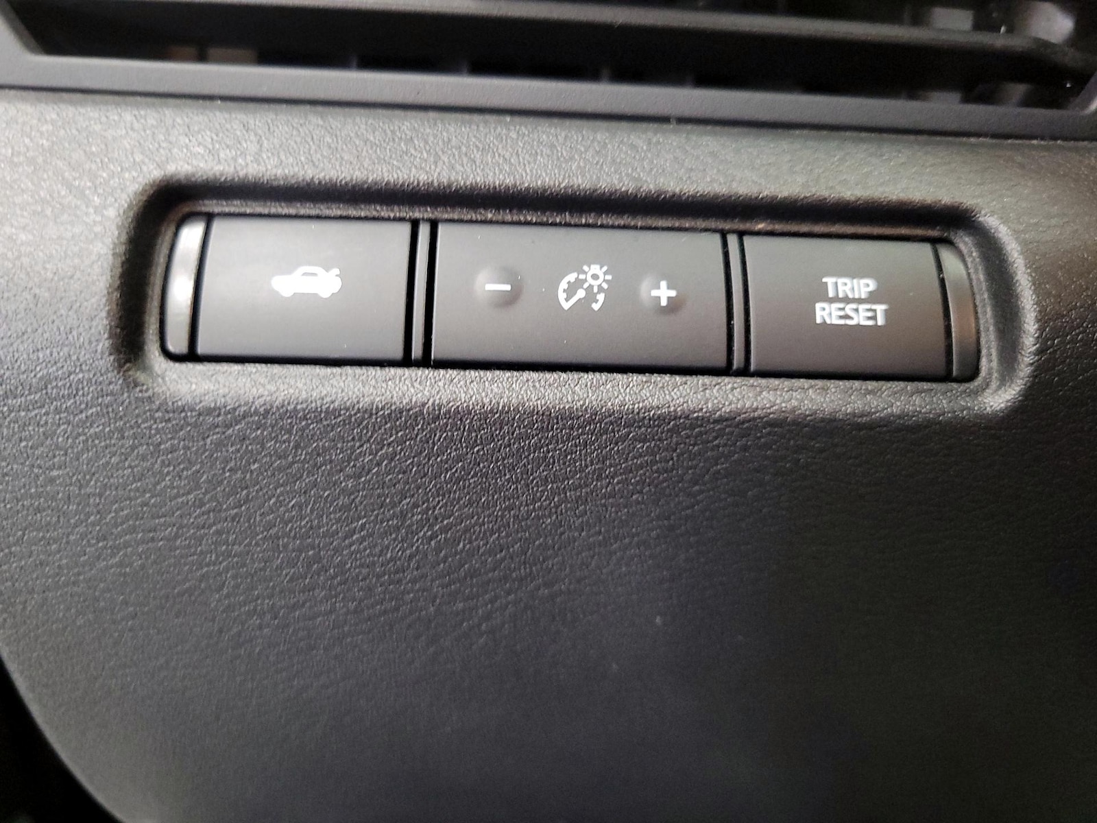 2025 Nissan Altima SV - Photo 14