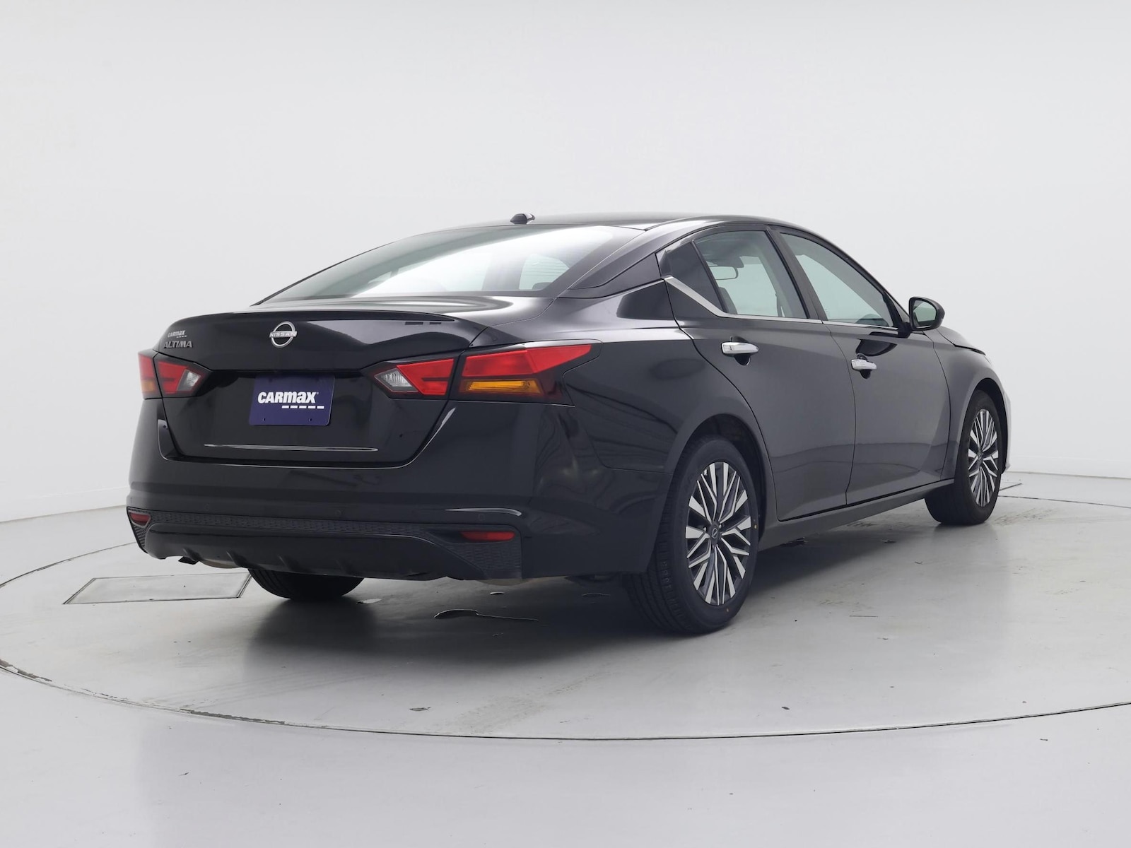 2025 Nissan Altima SV - Photo 9