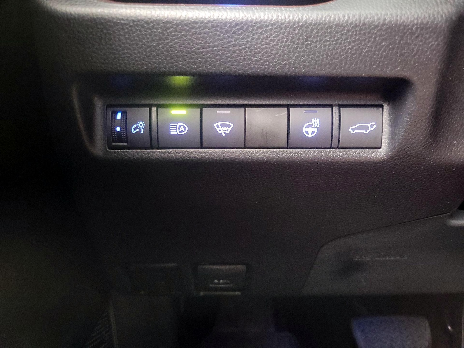 2021 Toyota RAV4 Limited - Photo 14