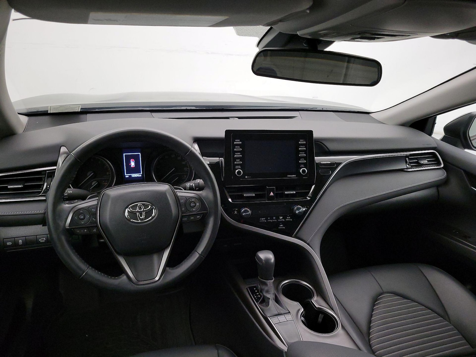 2024 Toyota Camry SE Nightshade - Photo 10