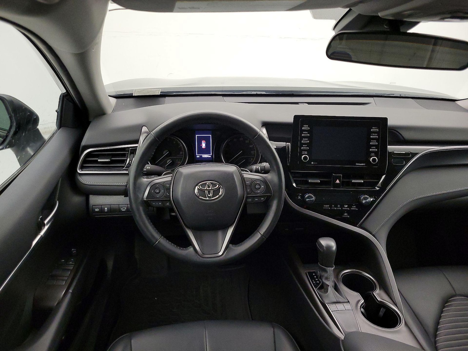 2024 Toyota Camry SE Nightshade - Photo 11