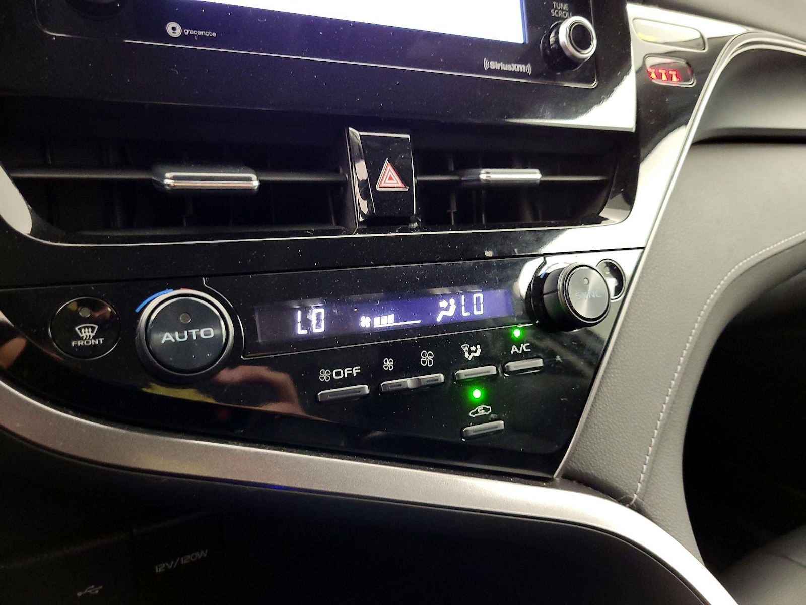 2024 Toyota Camry SE Nightshade - Photo 17