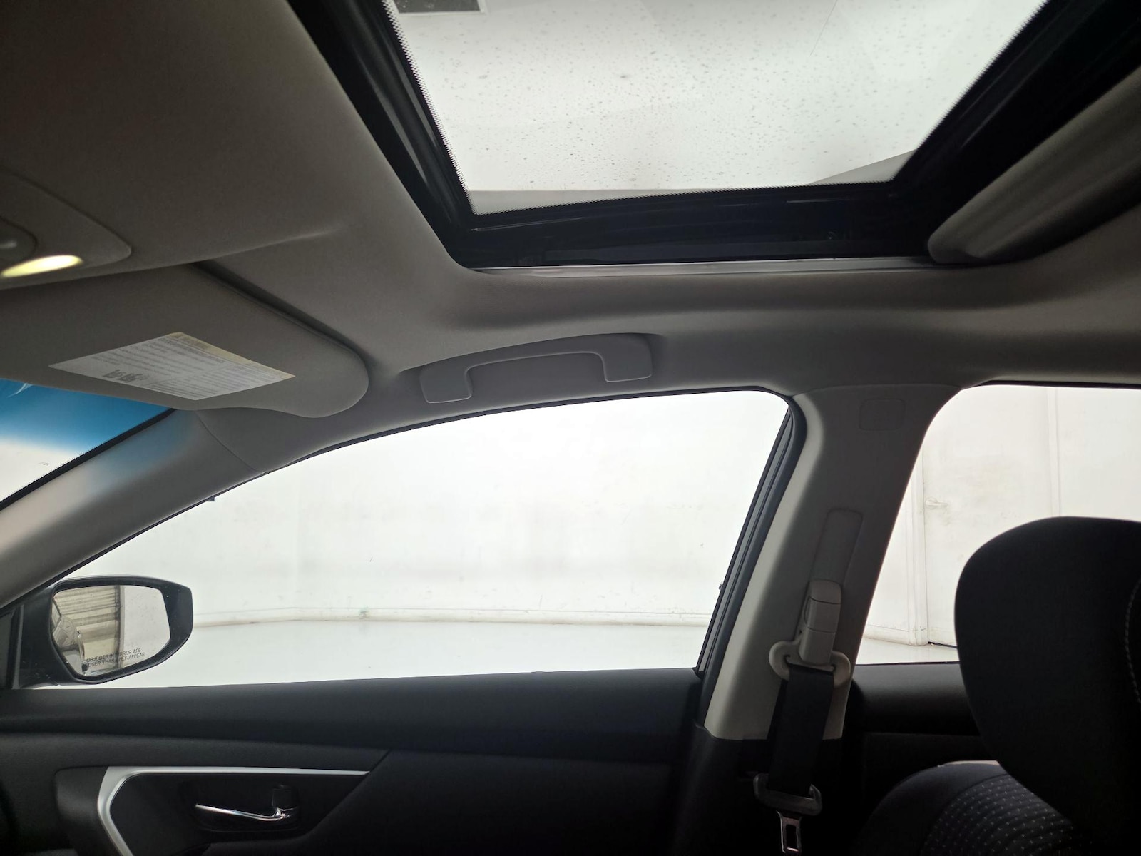 Sunroof(s) & Overhead Airbags