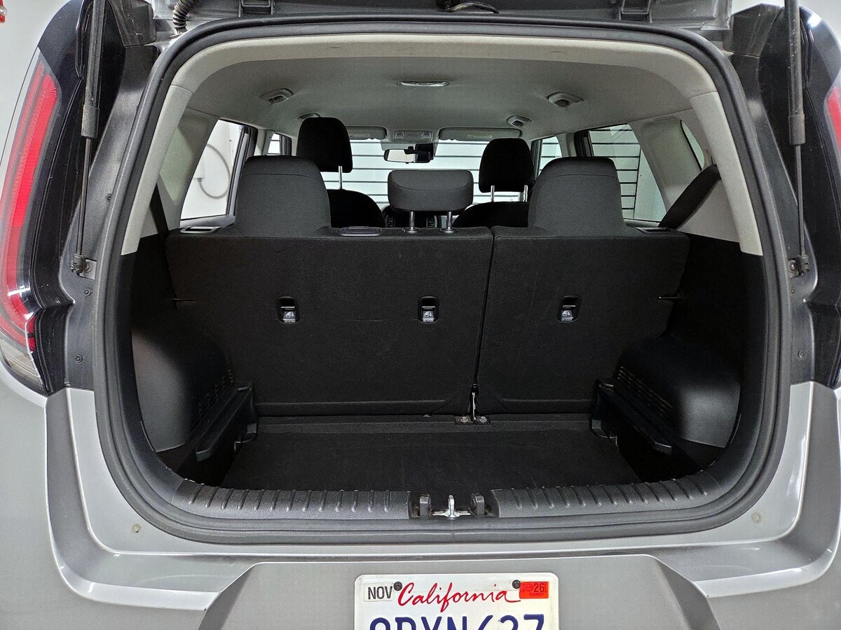 Trunk/Cargo (Seats Up)