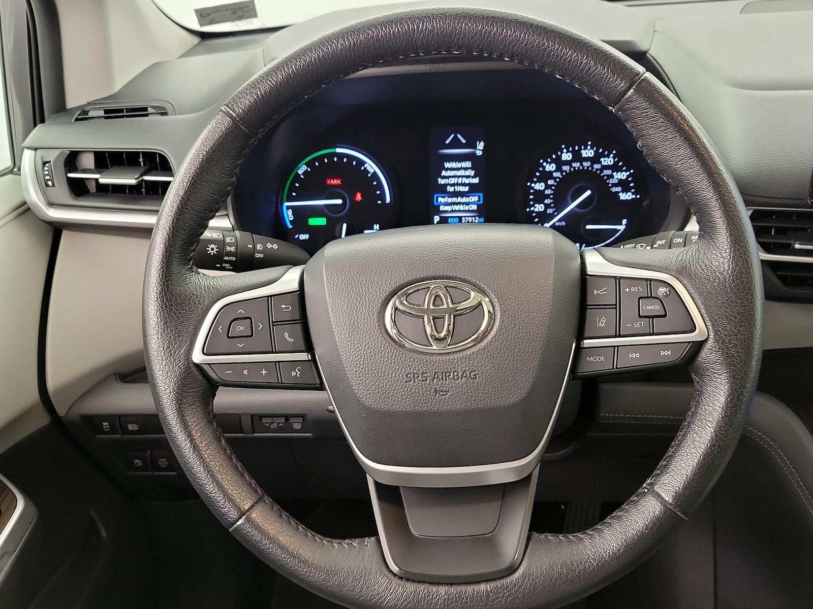 2022 Toyota Sienna XLE - Photo 11
