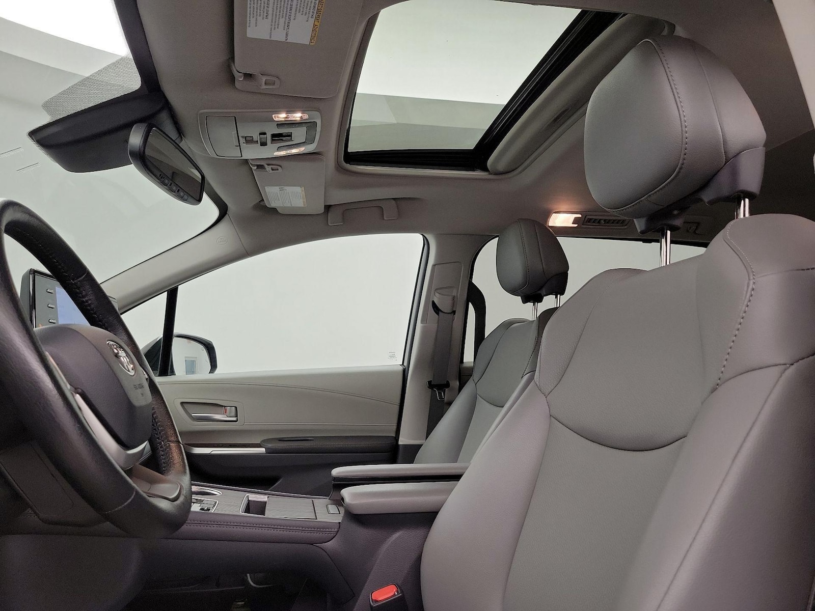 2022 Toyota Sienna XLE - Photo 20