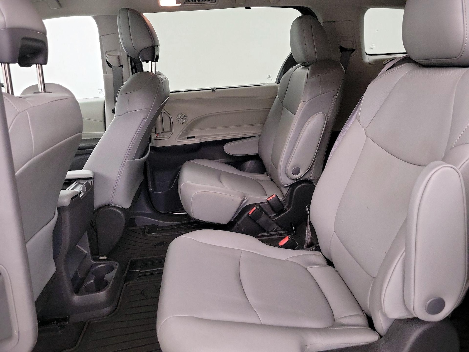 2022 Toyota Sienna XLE - Photo 21
