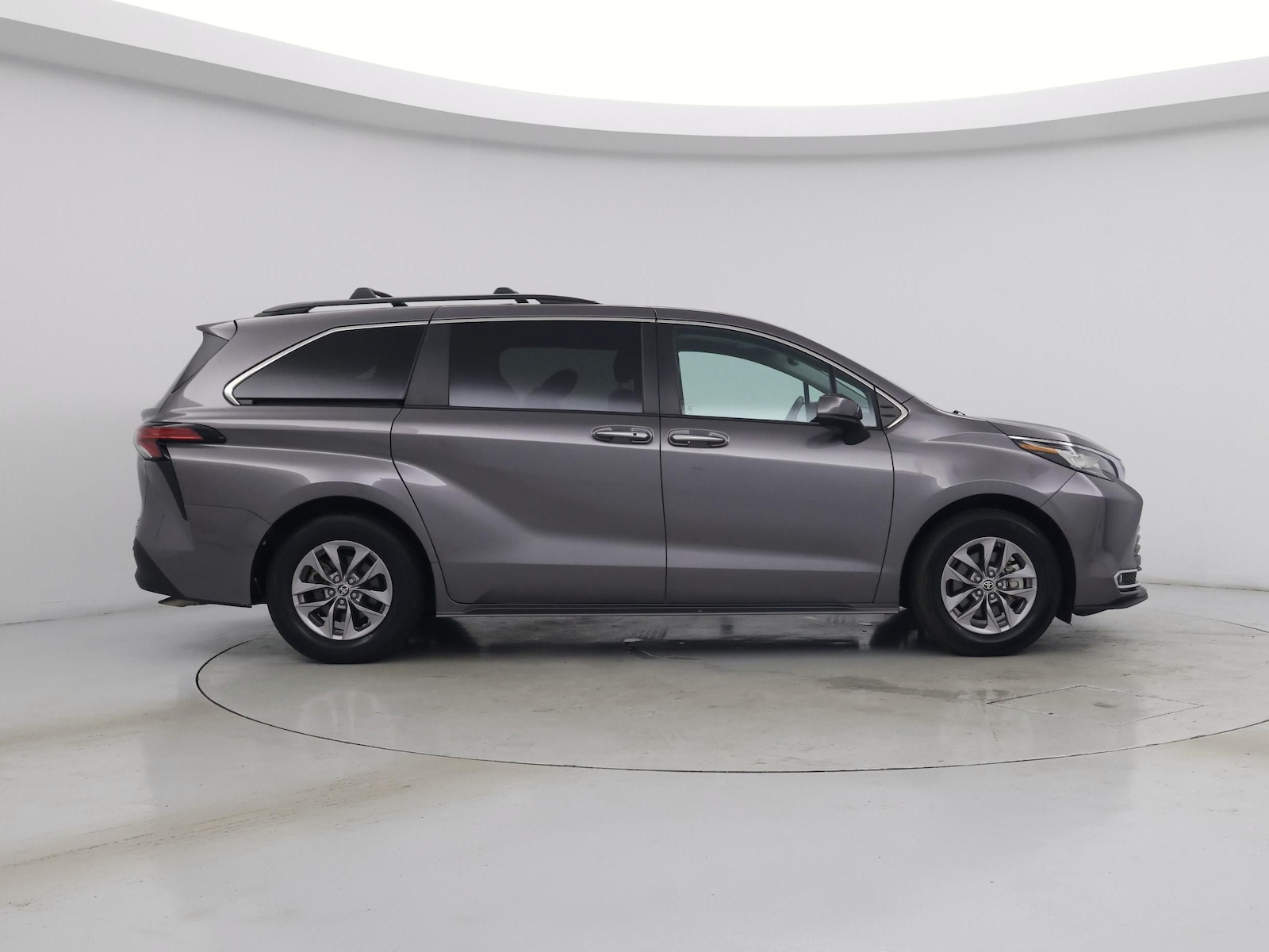 2022 Toyota Sienna XLE - Photo 8