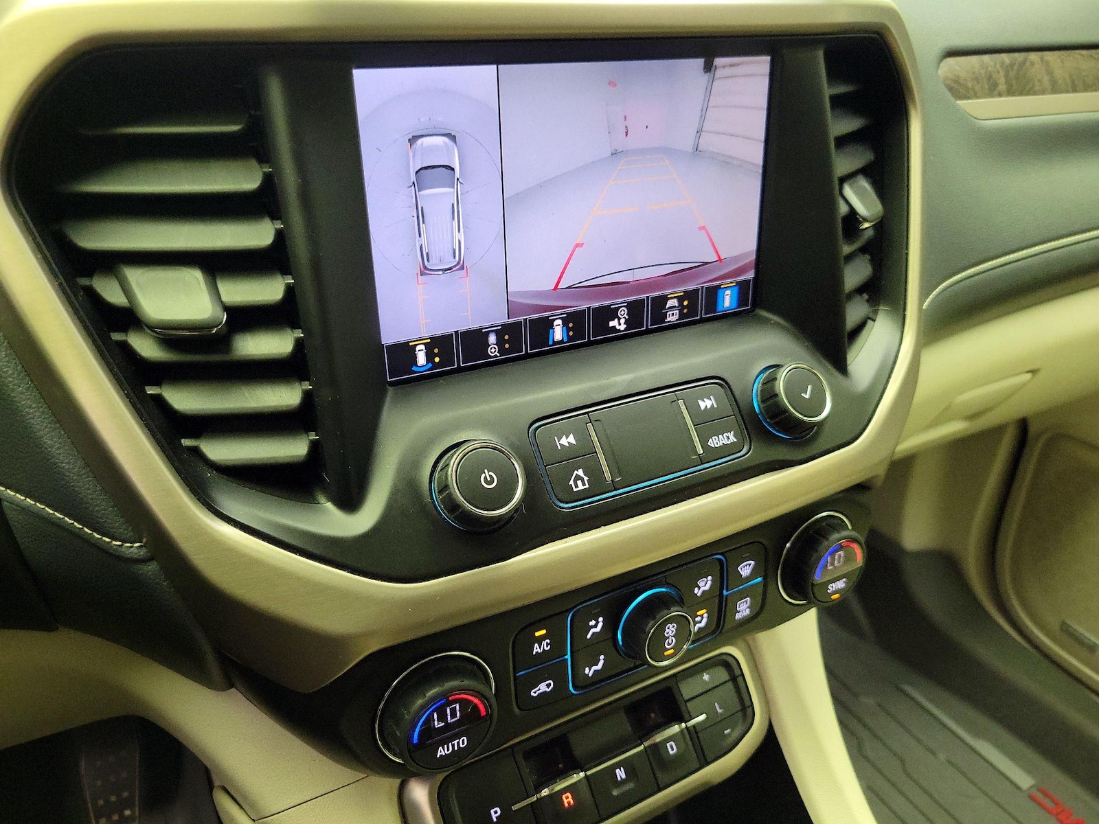2021 GMC Acadia Denali - Photo 16