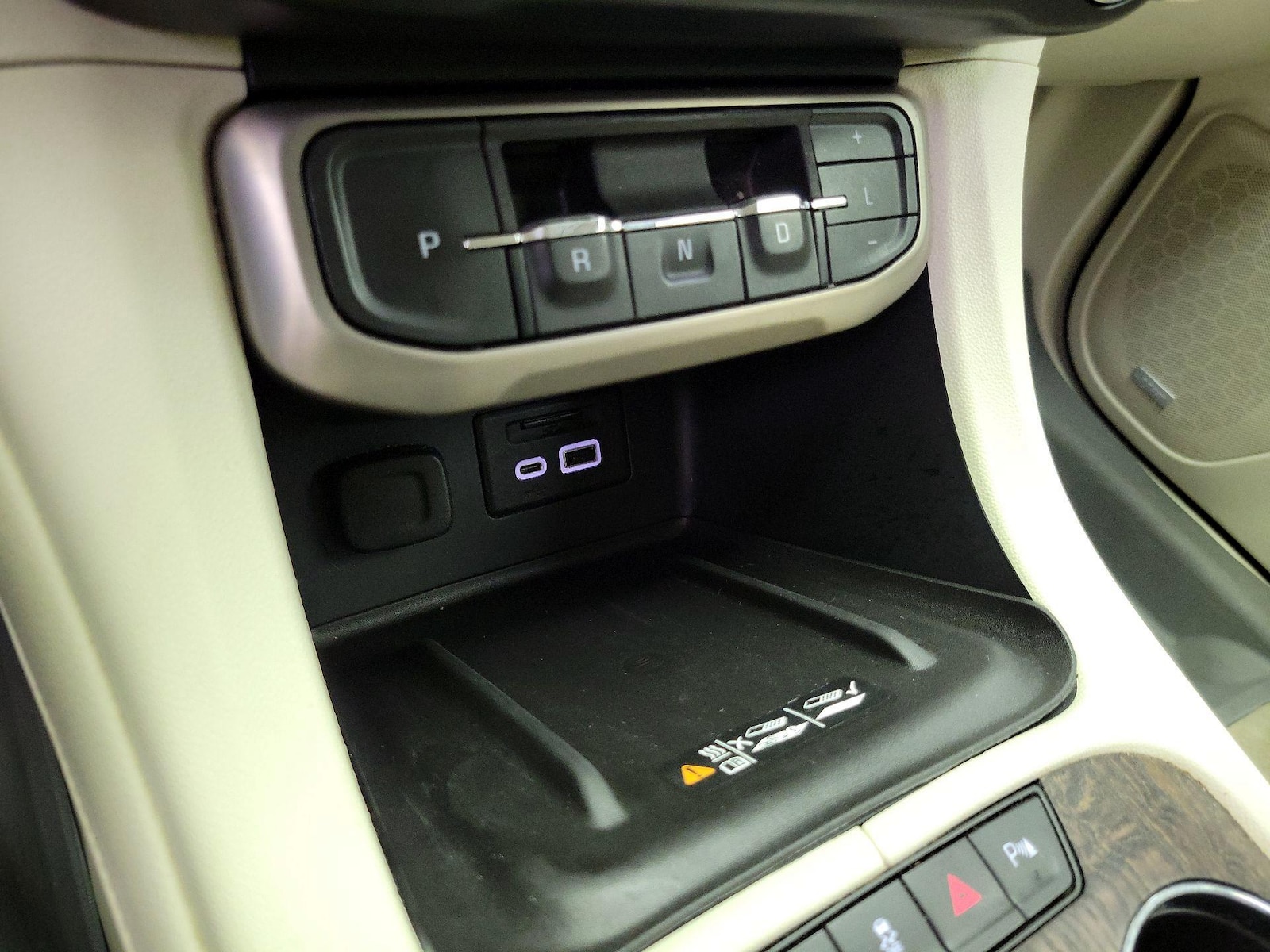 2021 GMC Acadia Denali - Photo 19