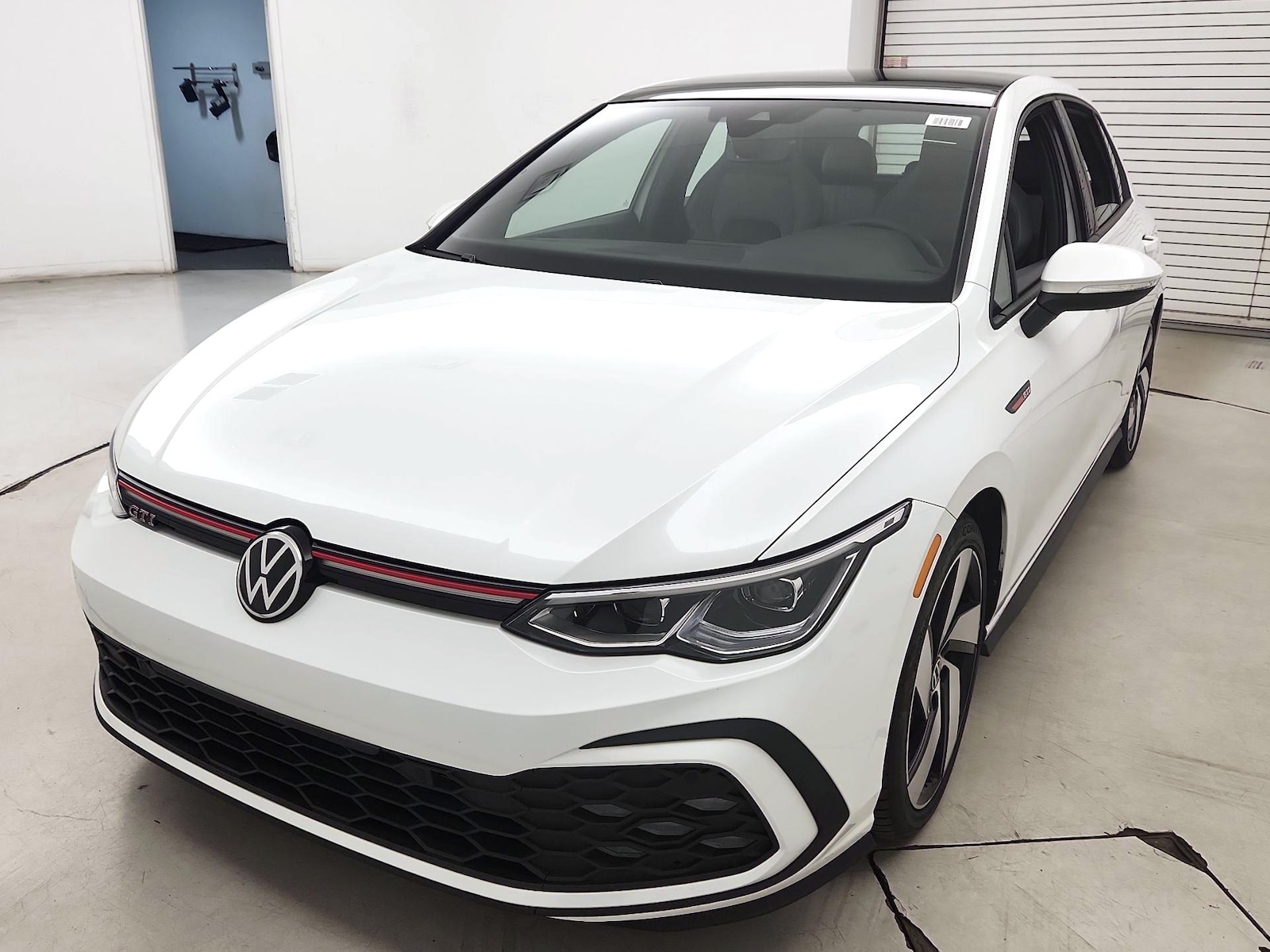 2022 Volkswagen GTI SE, photo 3