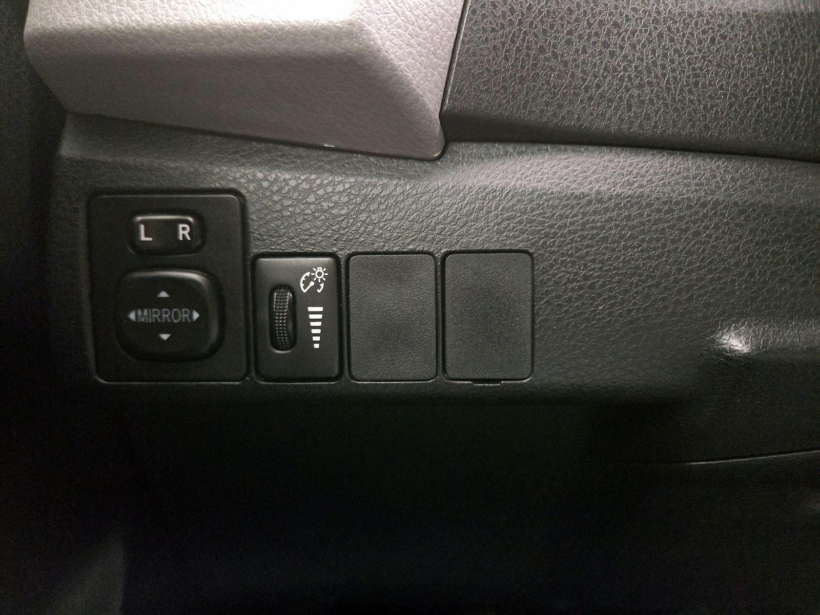 2016 Toyota Corolla LE - Photo 14