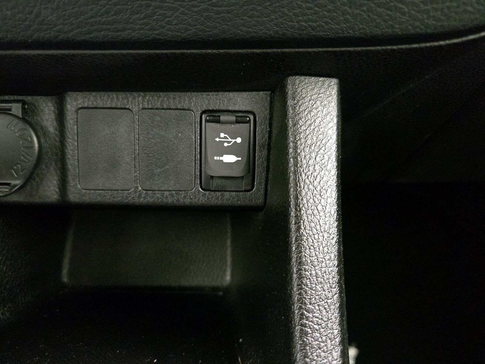 2016 Toyota Corolla LE - Photo 19