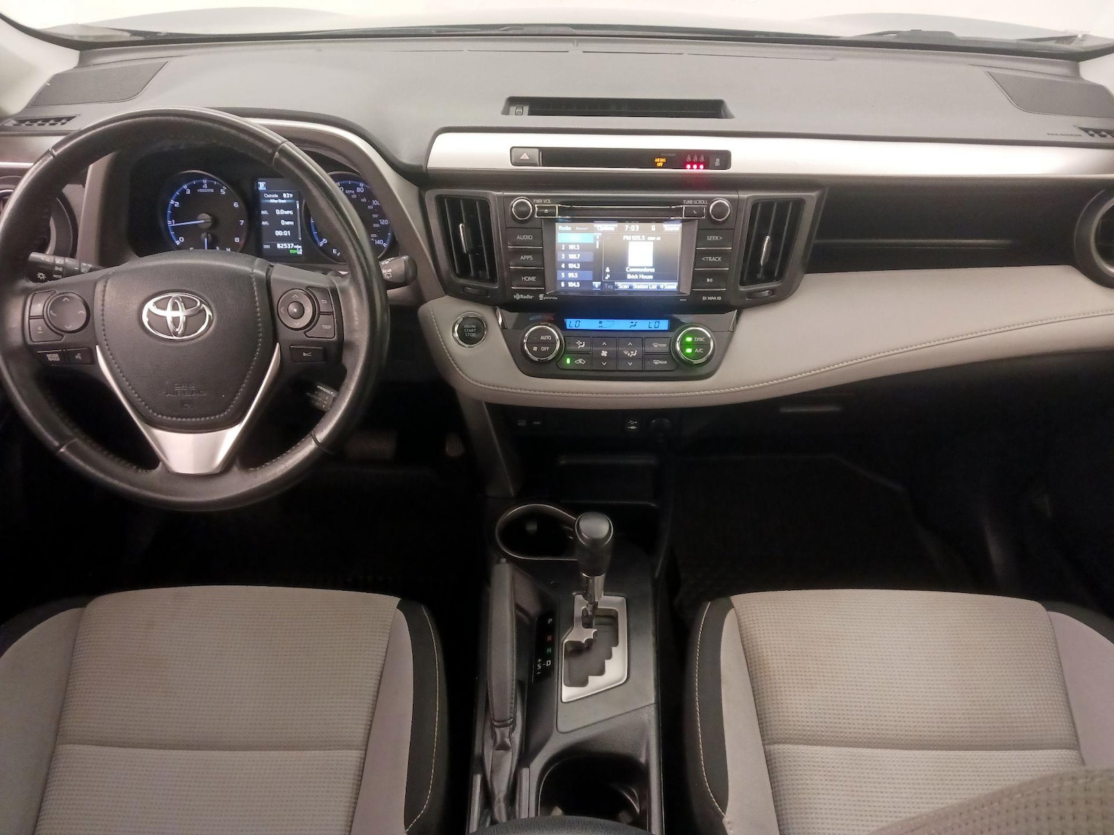 2018 Toyota RAV4 XLE - Photo 10